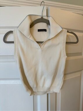 Brandy Melville White Knitted Vest Top with blue trim